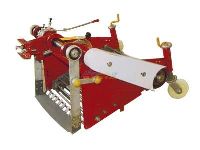 四川土豆上土機(jī)批發(fā),專(zhuān)業(yè)的馬鈴薯上土機(jī)鴻友農(nóng)業(yè)機(jī)械供應(yīng)